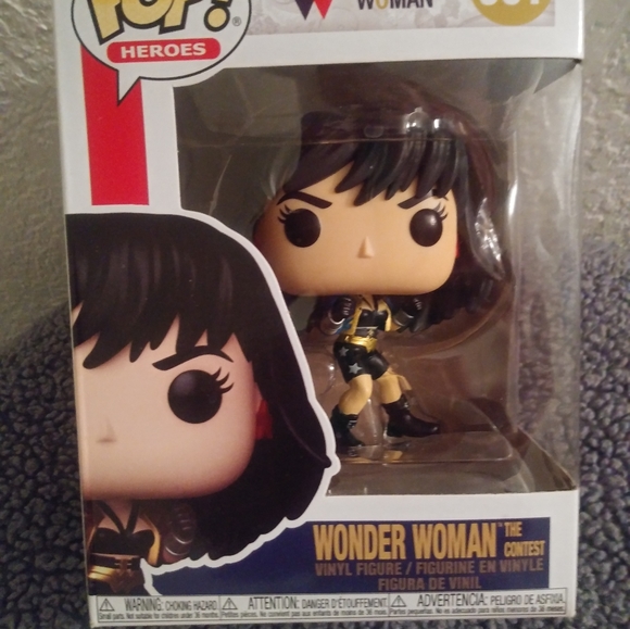 Funko pop Wonder Woman collectables - Picture 2 of 2